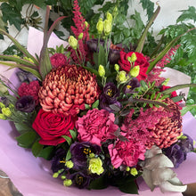 Load image into Gallery viewer, halloween flowers gift with red and black dried flowers for vampire lovers