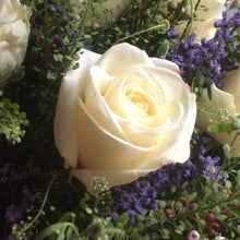 Load image into Gallery viewer, single rose for valentines day from bits an buds florist leighton buzzard