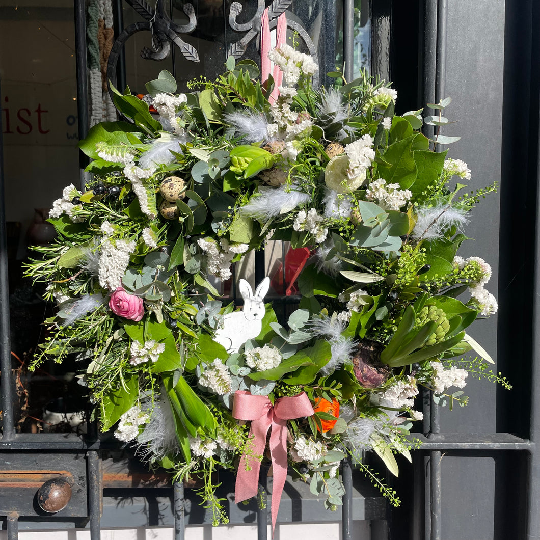 Bits and Buds florist Leighton Buzzard spring easter wreath with fresh flowers and bulbs living wreath easter decoration door wreath delivery workshop rugby club 