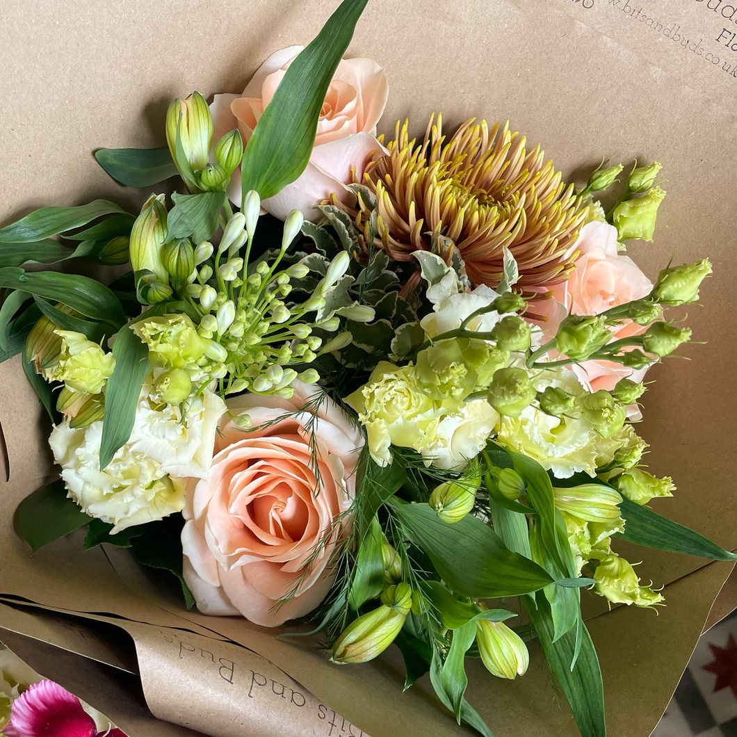 subscription bouquet of flowers delivered regularly across bedfordshire and leighton buzzard fortnightly and monthly flowers