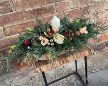 Load image into Gallery viewer, Christmas table arrangement using luxury flowers and decorations from Buts and Buds florist in leighton buzzard 
