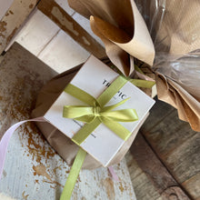Load image into Gallery viewer, bits and buds leighton buzzard bouquet and luxury soap gift bundle eco gifts

