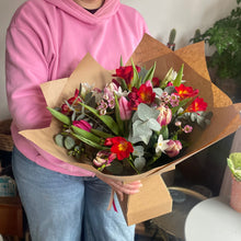 Load image into Gallery viewer, mixed spring flowers
